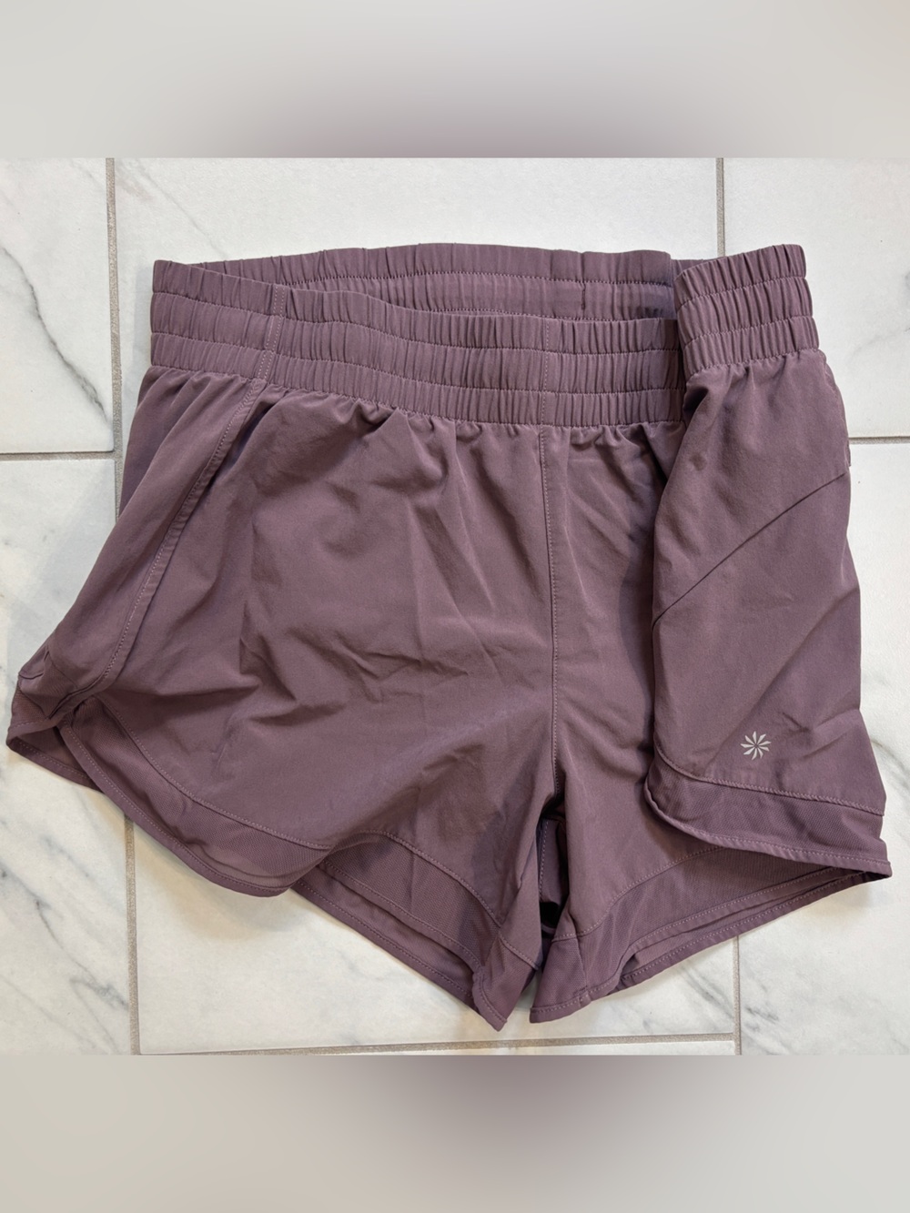 Athleta Mesh Racer Run 4” Shorts - Dusty Plum - M